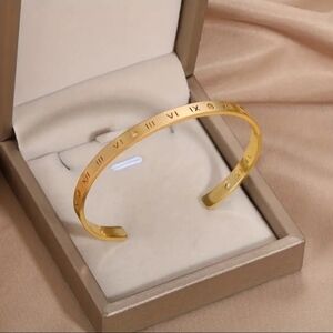 Bracelet 14 k gold plated new Plus  Bracelet Gift